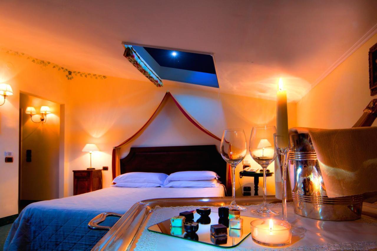 Logge Del Perugino; Sure Hotel Collection By Best Western Città della Pieve Стая снимка